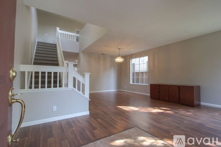 813 Pitkin Loop 5 Beds Single Family Home for Rent - Photo gallery 3