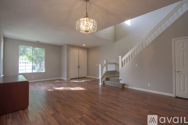 813 Pitkin Loop 5 Beds Single Family Home for Rent - Photo gallery 4
