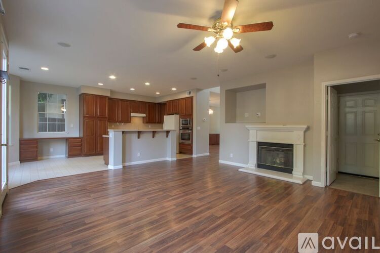 813 Pitkin Loop 5 Beds Single Family Home for Rent - Photo gallery 5