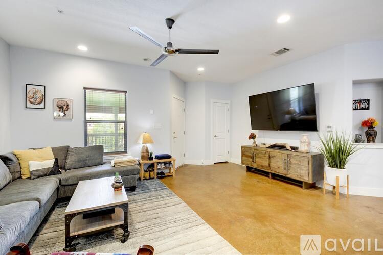 1807 Poquito Street 1 Condo for Rent - Photo gallery 2