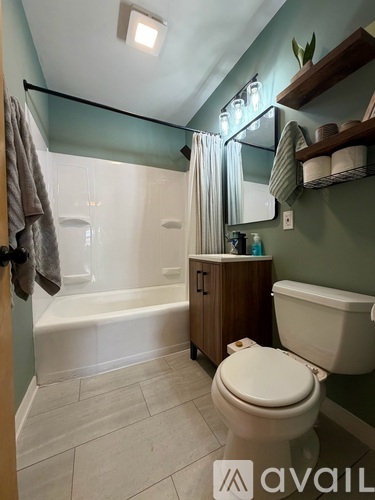 8244 West Center Street 2 Beds Single Family Home for Rent - Photo gallery 3