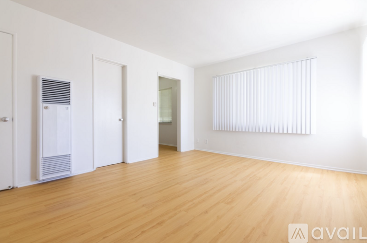 1243 Federal Avenue Studio Apartment for Rent - Photo gallery 1