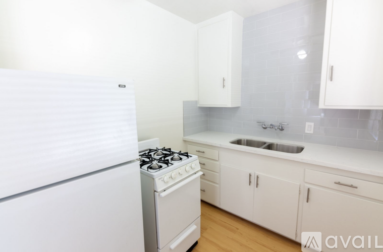 1243 Federal Avenue Studio Apartment for Rent - Photo gallery 5