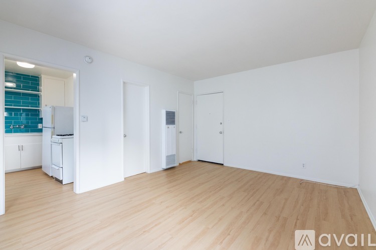 1243 Federal Avenue Studio Apartment for Rent - Photo gallery 2