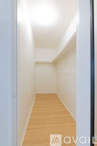 1243 Federal Avenue Studio Apartment for Rent - Photo gallery 5