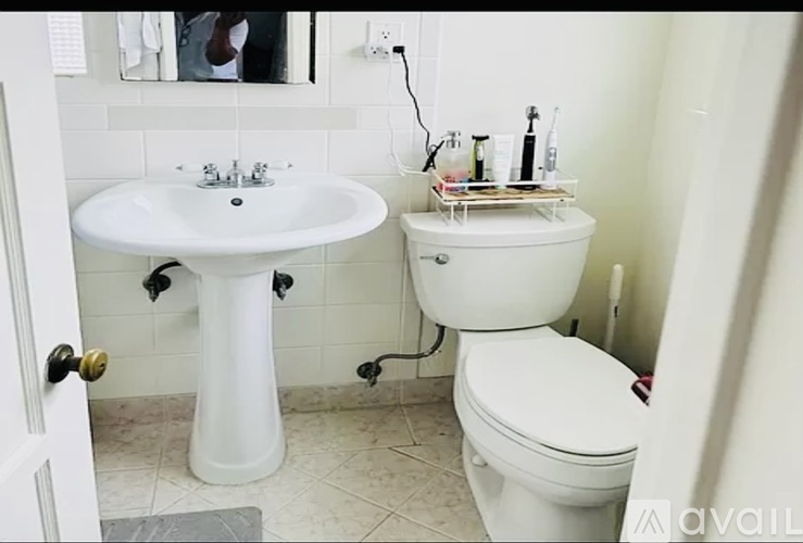 53 Argonne Avenue Studio Apartment for Rent - Photo gallery 1