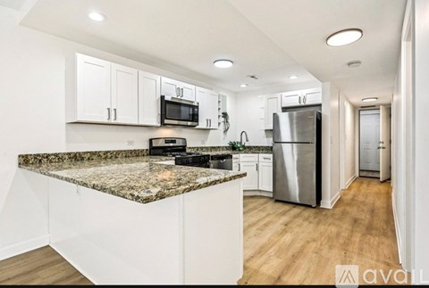4042 West Adams Street 2 Beds Apartment for Rent