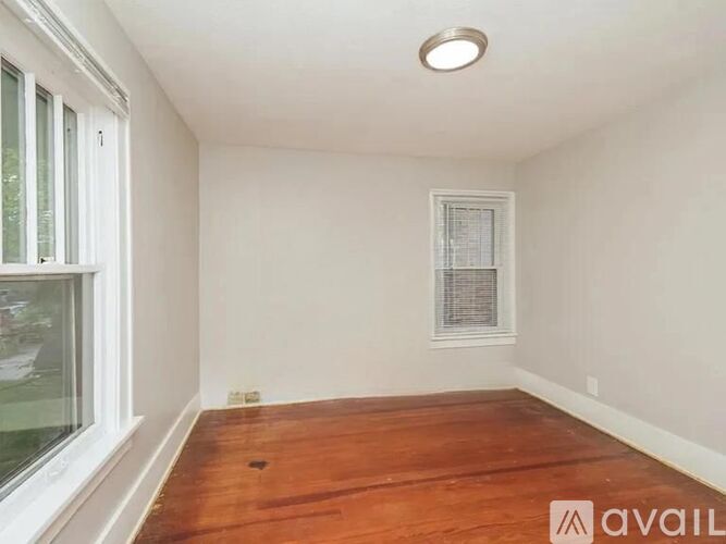 905 E Calvert St 3 Beds Single Family Home for Rent - Photo gallery 2