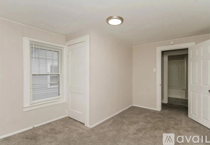 905 E Calvert St 3 Beds Single Family Home for Rent - Photo gallery 4