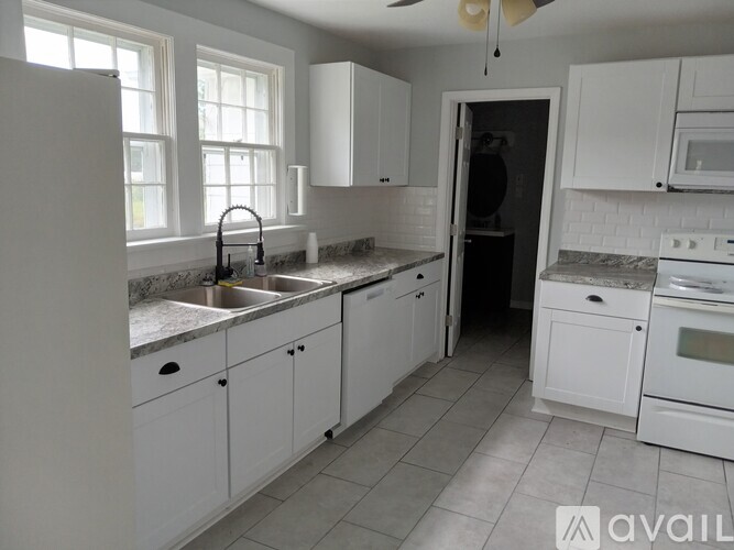 2827 Wilkinson Pike 2 Beds Single Family Home for Rent - Photo gallery 1