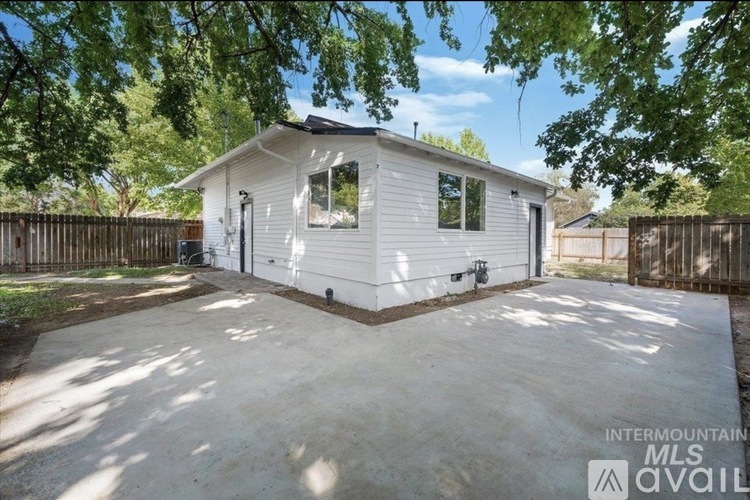 1704 Blaine St 3 Beds Apartment for Rent - Photo gallery 1