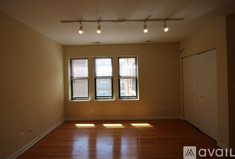 4747 N Troy St 2 Beds Apartment for Rent