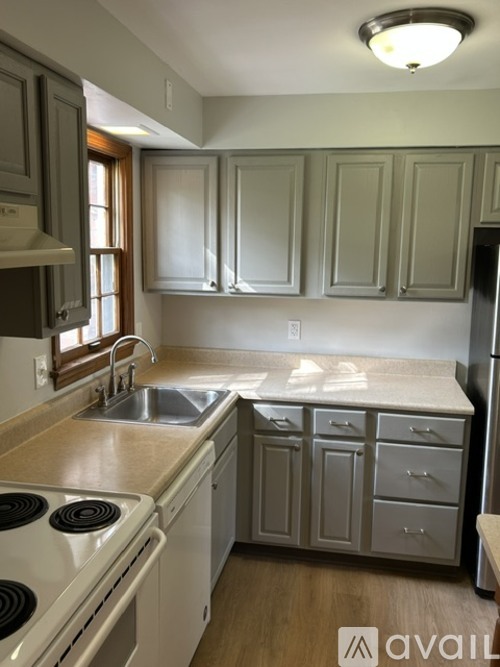 412 Anawanda Ave 3 Beds Townhouse for Rent - Photo gallery 1