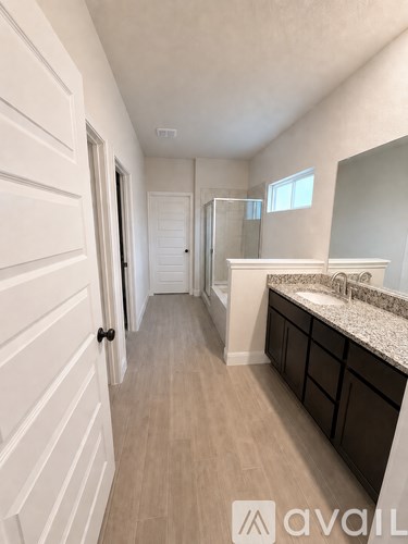 606 Bronze Stream 5 Beds Apartment for Rent
