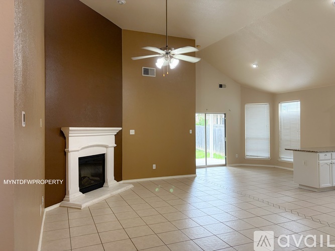1005 Castle Top Drive 3 Beds Single Family Home for Rent - Photo gallery 3
