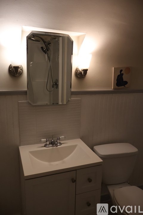 1152 Main St 3 Beds Apartment for Rent