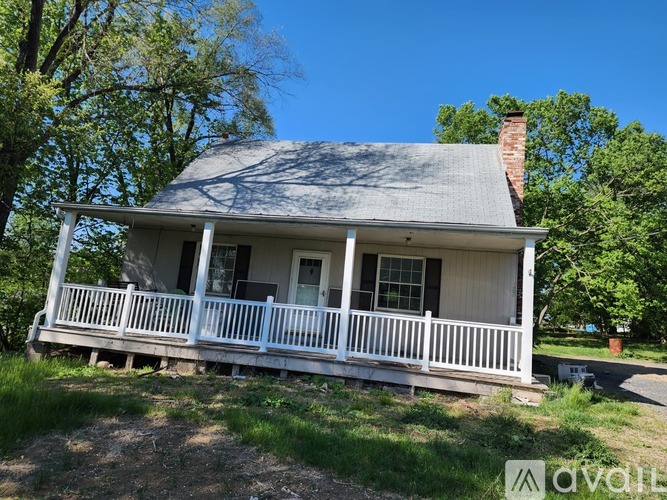 132 Seminary Lane 3 Beds Single Family Home for Rent - Photo gallery 1