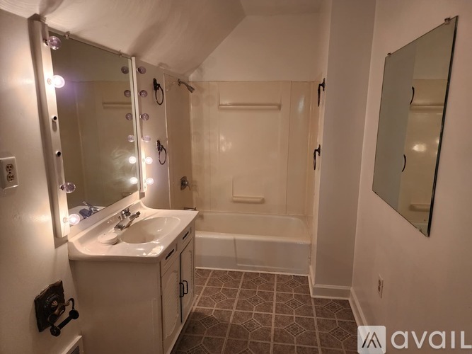 132 Seminary Lane 3 Beds Single Family Home for Rent - Photo gallery 3