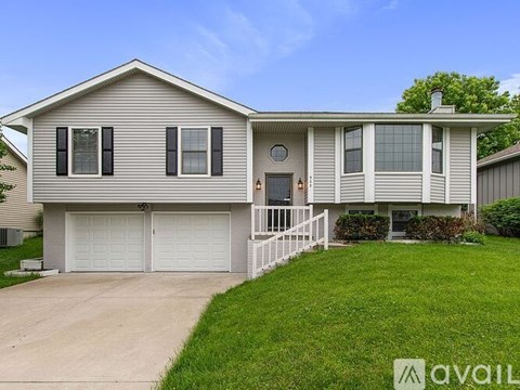 923 NE 108Th St 3 Beds Apartment for Rent