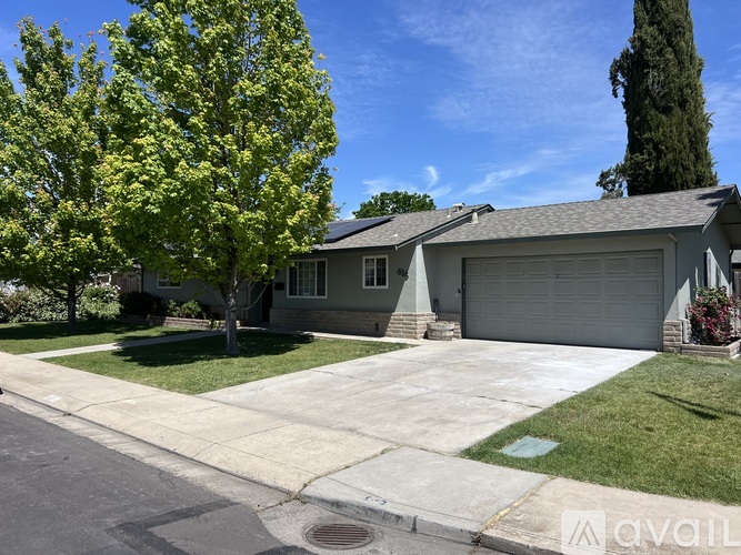 618 Madsen Dr 3 Beds Single Family Home for Rent - Photo gallery 3