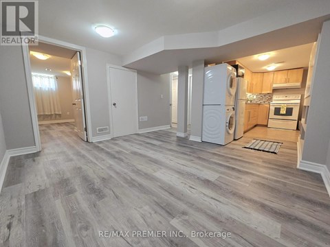 BASEMENT - 62 SQUIRES AVENUE 1 Apartment for Rent