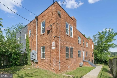 430 Condon Terrace Southeast 3 Beds Apartment for Rent