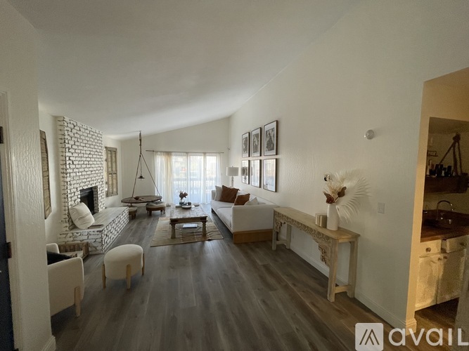 2027 Sand Point Road 2 Beds Townhouse for Rent - Photo gallery 1