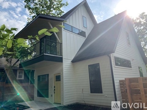403 W Monroe St 2 Beds Apartment for Rent