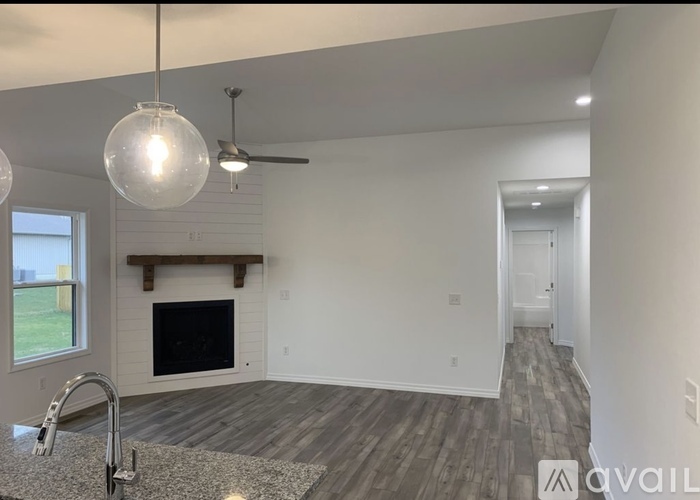 1413 Lyon Ave 3 Beds Single Family Home for Rent - Photo gallery 3