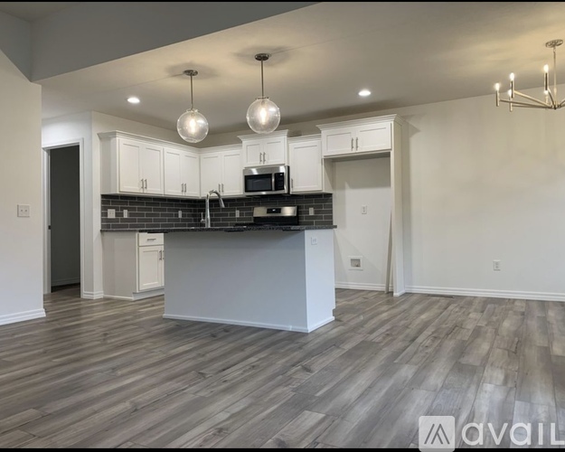 1413 Lyon Ave 3 Beds Single Family Home for Rent - Photo gallery 4