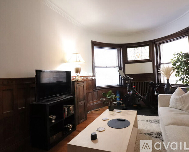 1748 Beacon St 1 Apartment for Rent - Photo gallery 2