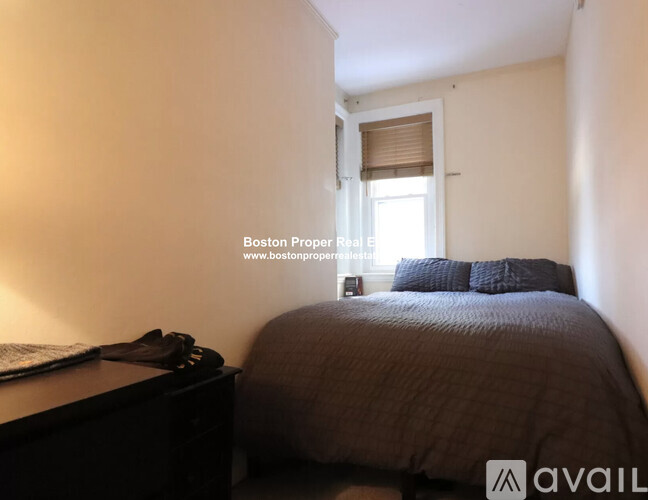 1748 Beacon St 1 Apartment for Rent - Photo gallery 4