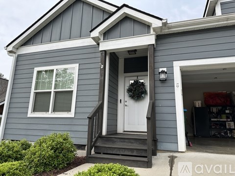 8 Woodbridge Park Drive 3 Beds Apartment for Rent