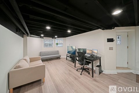 5009 West Montrose Avenue 2 Beds Apartment for Rent