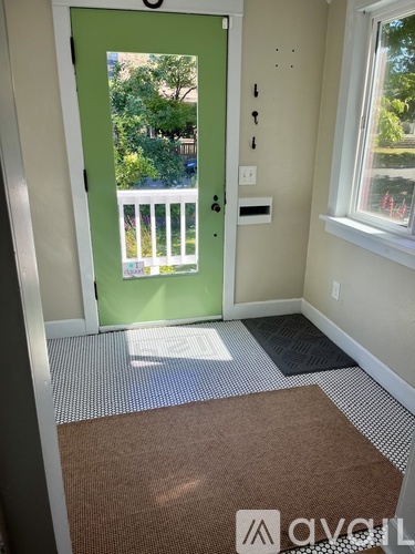 129 West 23rd Street 3 Beds Single Family Home for Rent - Photo gallery 2