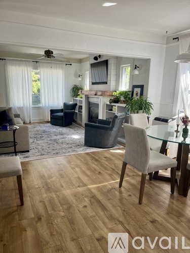 129 West 23rd Street 3 Beds Single Family Home for Rent - Photo gallery 4