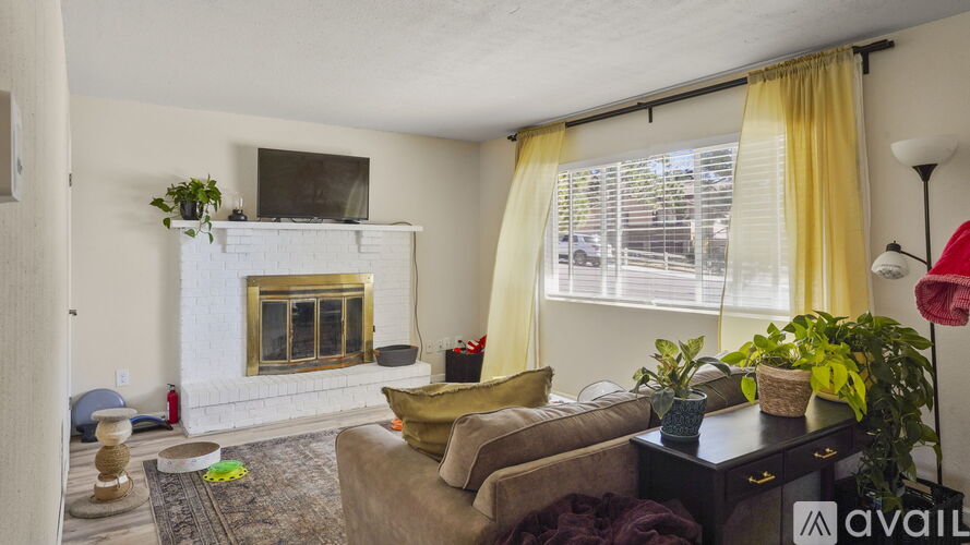 3270 Cortina Drive 5 Beds Single Family Home for Rent - Photo gallery 4