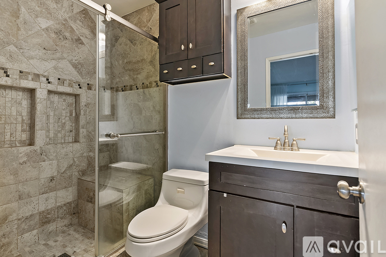 8707 Cedros Avenue 3 Beds Single Family Home for Rent - Photo gallery 4