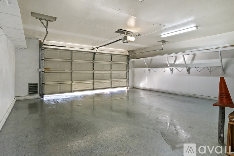 8707 Cedros Avenue 3 Beds Single Family Home for Rent - Photo gallery 5