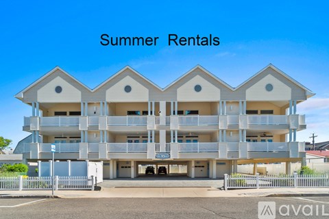 123 Grant Ave 3 Beds Apartment for Rent