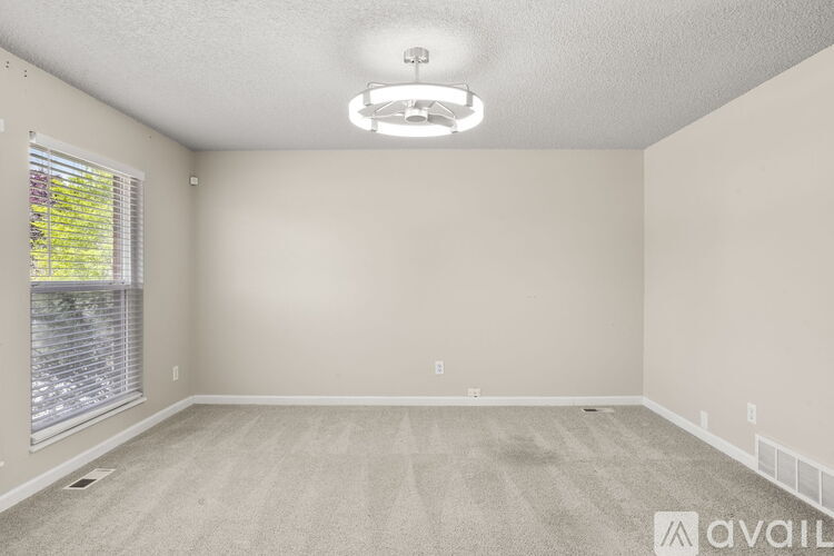 2915 Monica Dr W 5 Beds Single Family Home for Rent - Photo gallery 4
