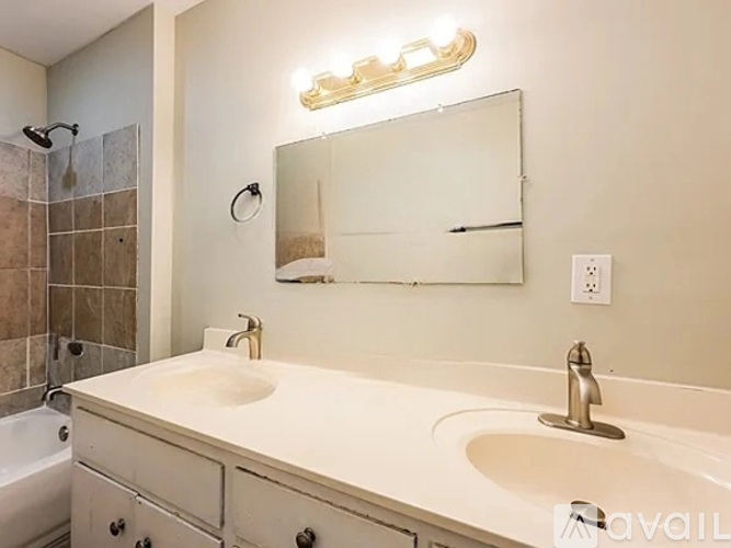 1605 S High St 3 Beds Single Family Home for Rent - Photo gallery 4