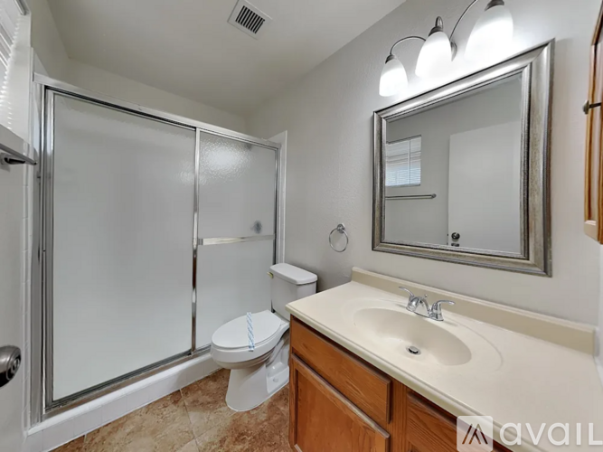 6438 E Albany St 3 Beds Single Family Home for Rent - Photo gallery 3
