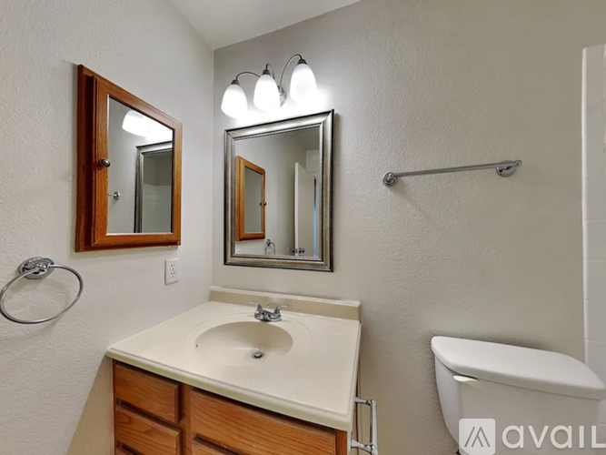 6438 E Albany St 3 Beds Single Family Home for Rent - Photo gallery 5