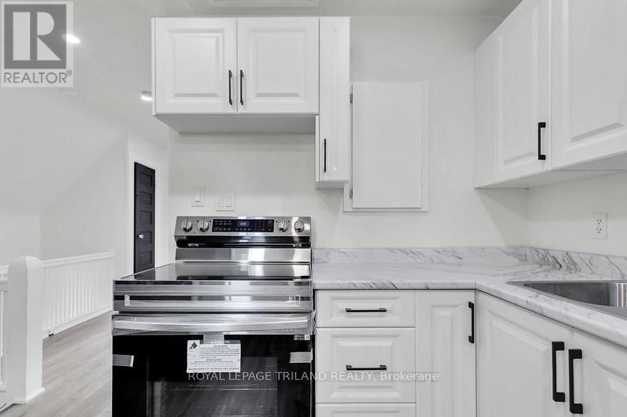 UPPER - 96 FOREST AVENUE 1 Home, Multifamily, Duplex for Rent - Photo gallery 2