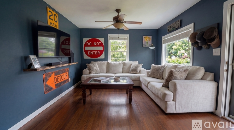 2212 Mc Clung Avenue 2 Beds Single Family Home for Rent - Photo gallery 2