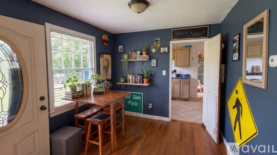 2212 Mc Clung Avenue 2 Beds Single Family Home for Rent - Photo gallery 3
