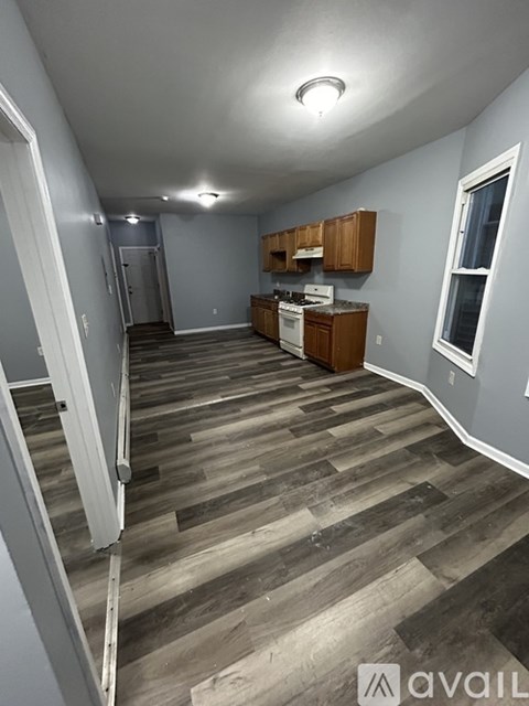 103 Lyon Street 3 Beds Apartment for Rent