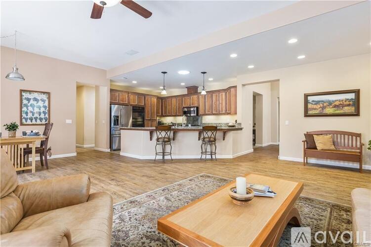 923 Vista Cerro Dr 4 Beds Single Family Home for Rent - Photo gallery 4