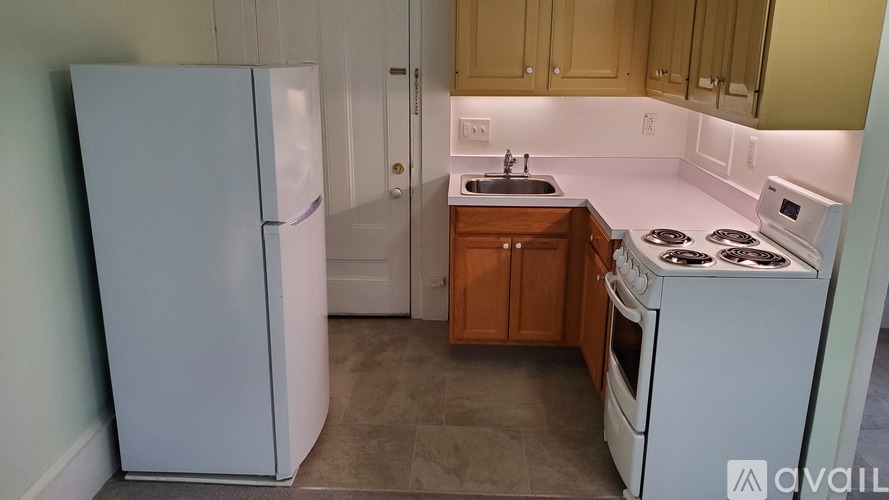 6 Maple Street Studio Apartment for Rent - Photo gallery 2